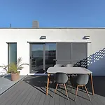 Stunning Sea View Apartment *